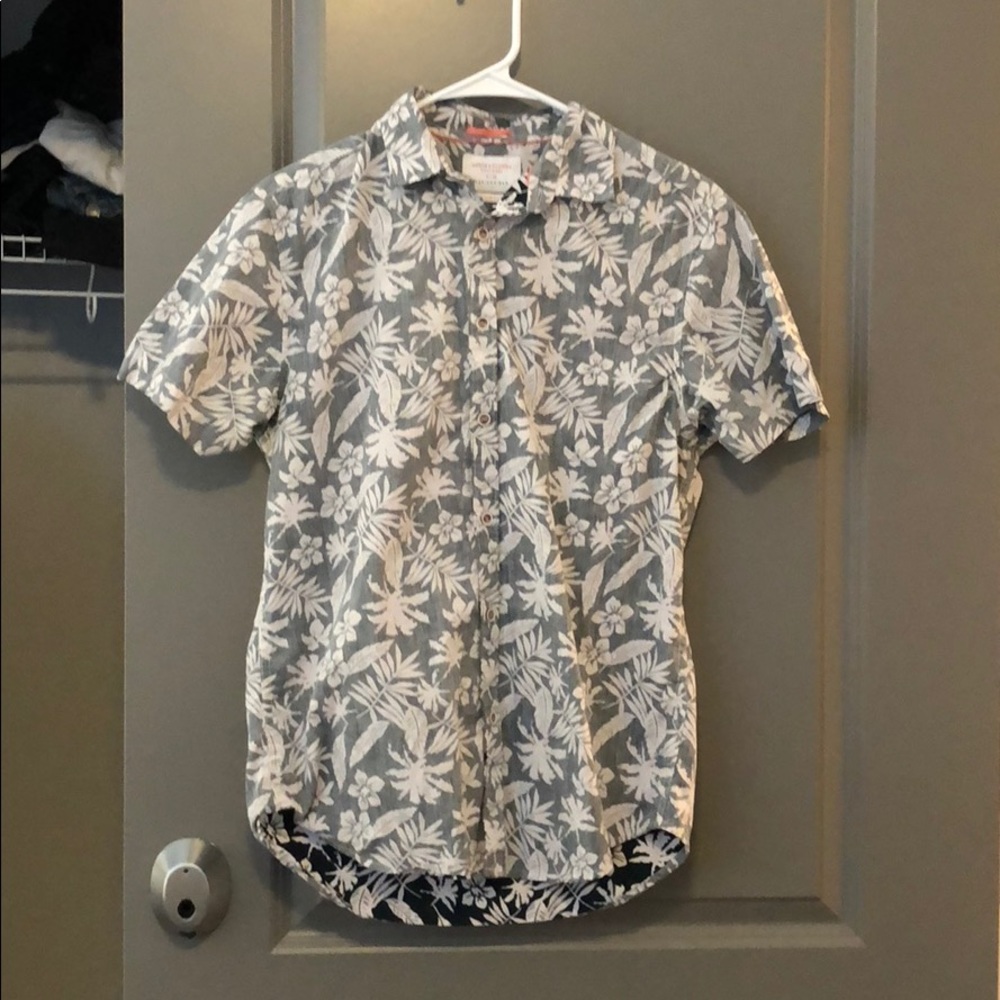 Denim & Flower Short Sleeve Button Down